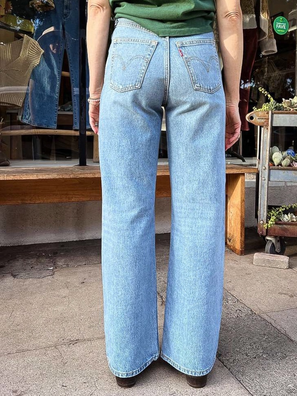 Levi’s Ribcage Jean - Picture 2 of 2